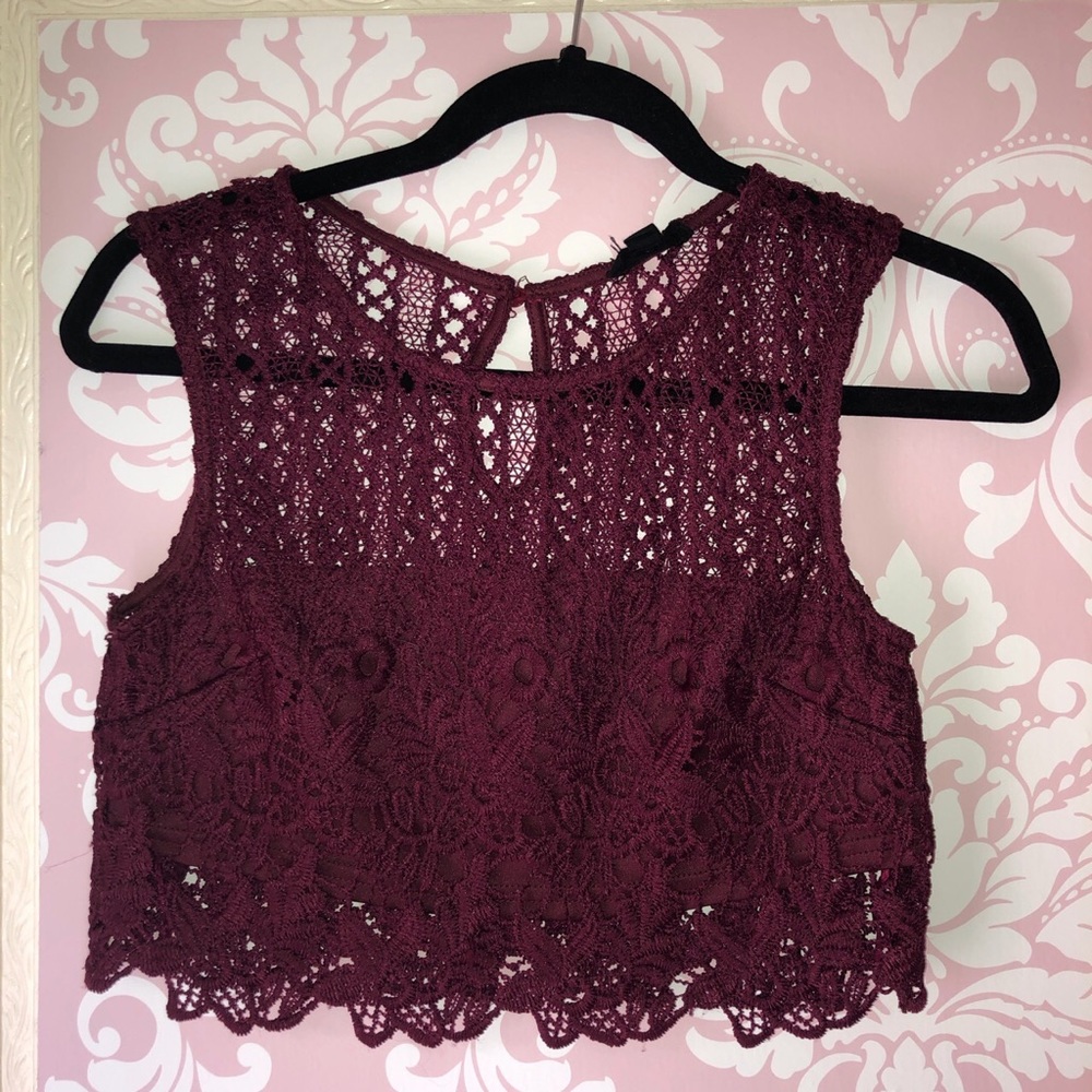 Miss avenue lace cropped tank top